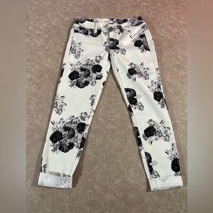 American Eagle Stretch Black and White Floral Pants Size 2